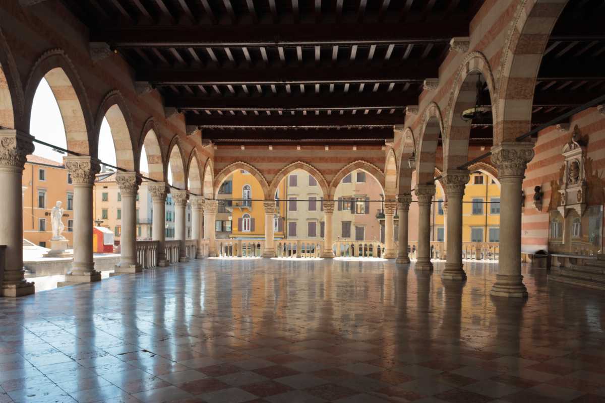 Panorama di Udine con il Castello e Piazza Libertà, bellissimo paesaggio urbano da catturare