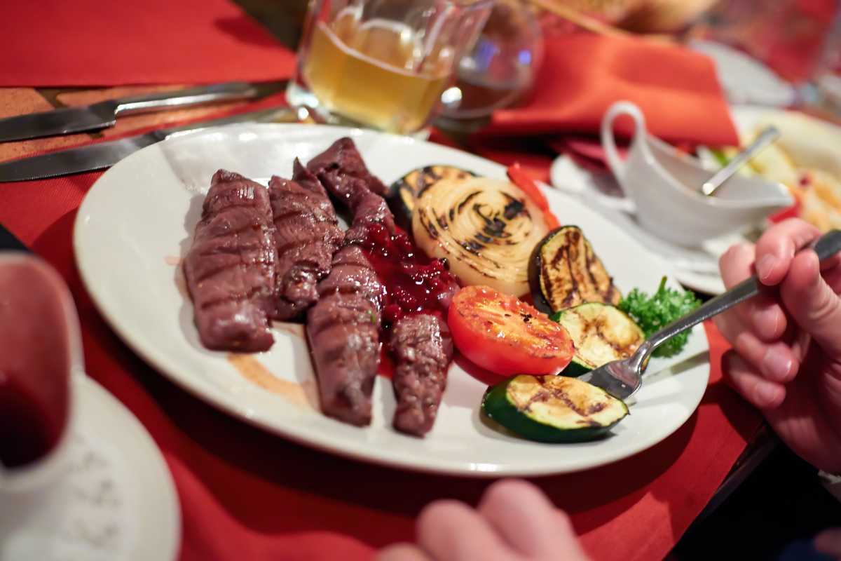 Immagine di un ristorante con vista a Gorizia, evidenziare la bellezza della location