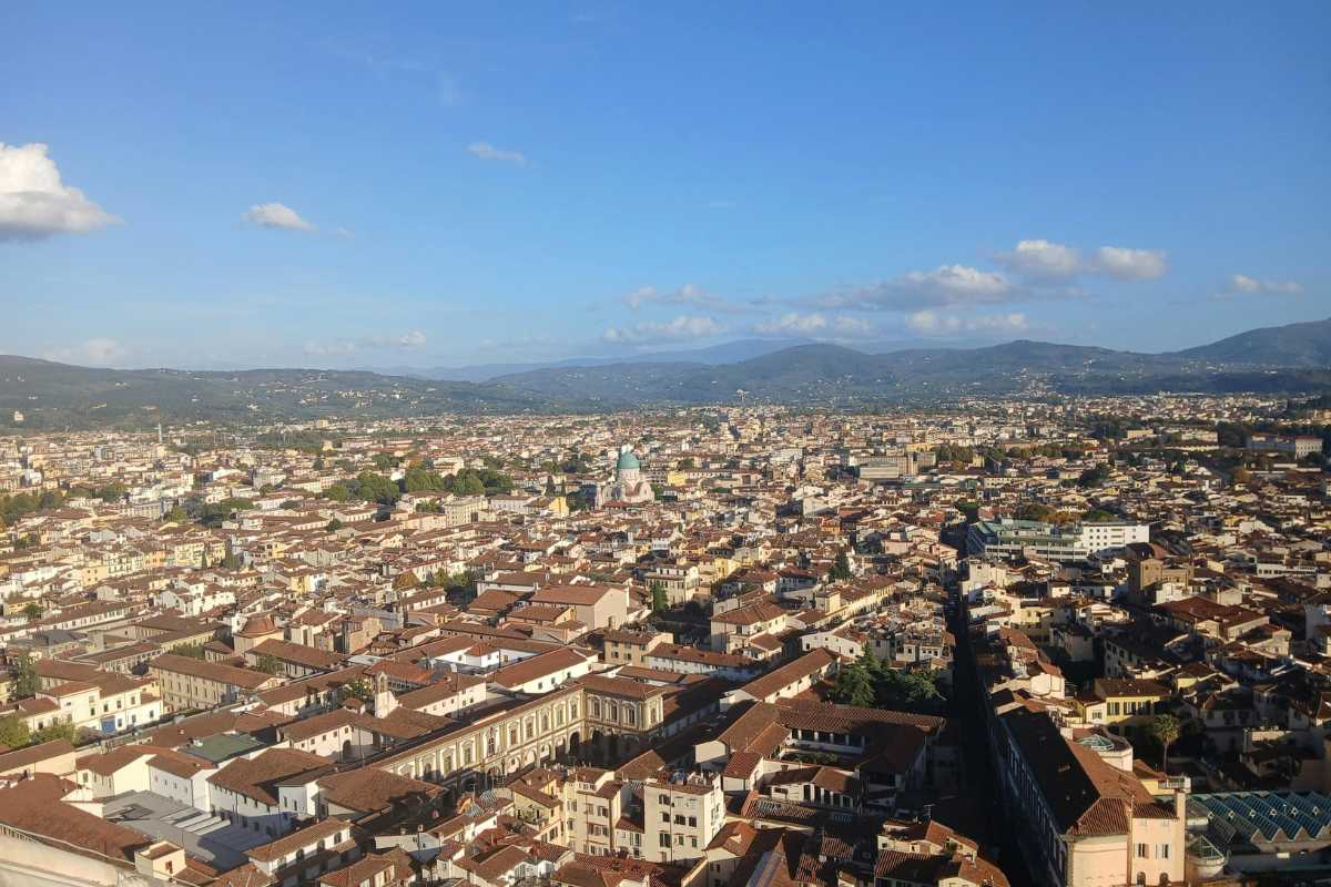 Vista panoramica di Trieste e dei suoi dintorni, evidenzia natura e trekking